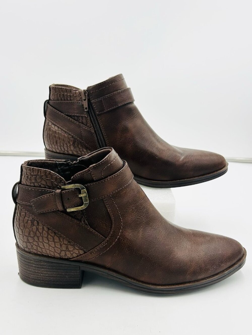 Baretraps Ankle Boots Sz 8.5M Brown Maci Bootie Block Heel Buckle Zip